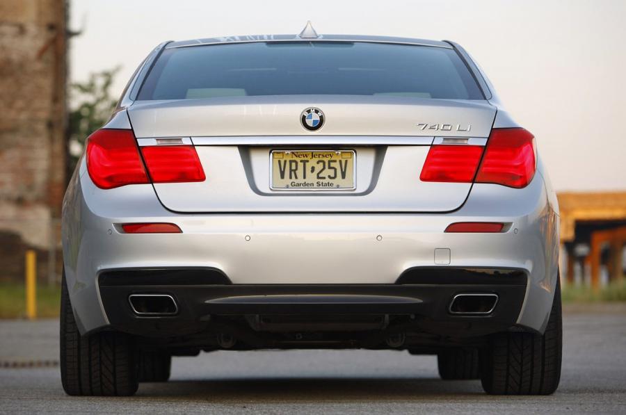  BMW 740Li 2011 года  (фото 5 из 48)